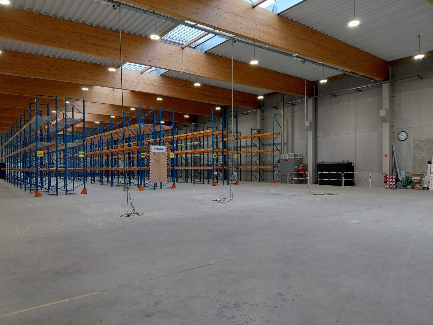 Entrepôt logistique rayonnages — Inotech